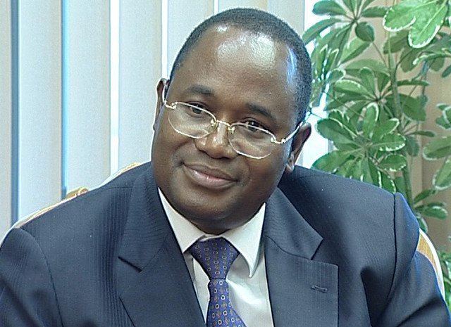 Gideon Gono EDITORIAL COMMENT SEZs Ball in Gono boards court The Herald