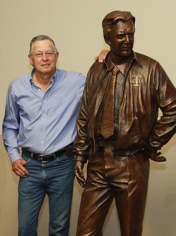 Gil Steinke The Man Behind The LifeSize Statue Of Texas Coach Gil Steinke NBC