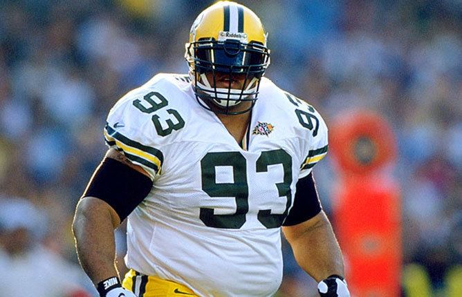 Green Bay Packers defensive lineman Gilbert Brown sits on the bench in the  second quarter against the Minnesota Vikings, Sept. 21, 1997, in Green Bay,  Wis. (AP Photo/Morry Gash Stock Photo - Alamy