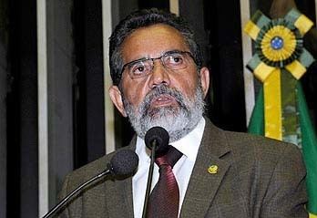 Gilvam Borges MP quer demisso de parentes no gabinete de senador
