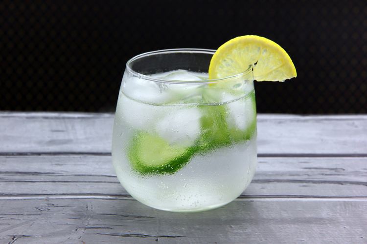 Gin and tonic How to Make Gin and Tonic 12 Steps with Pictures wikiHow