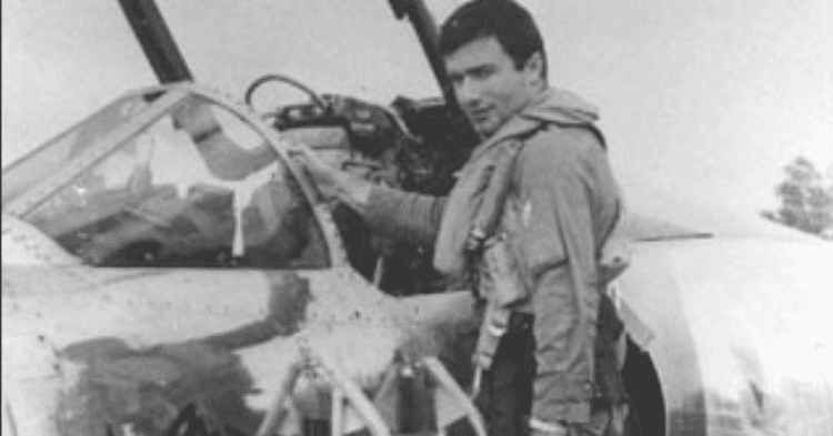 Giora Epstein That time an Israeli pilot took on 11 MiGs and became the top