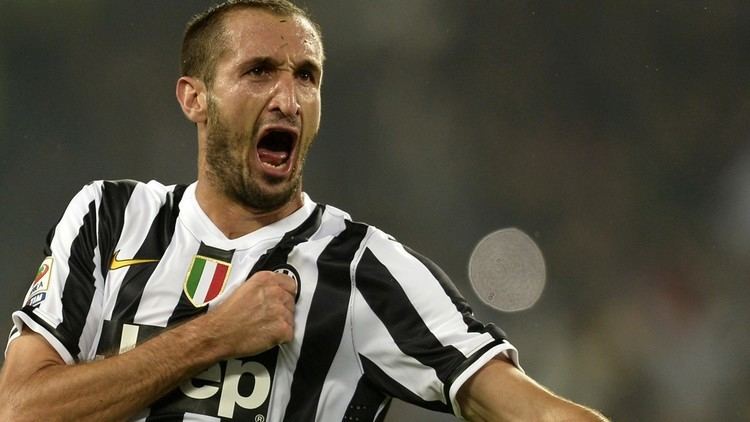 Giorgio Chiellini shouting while playing football