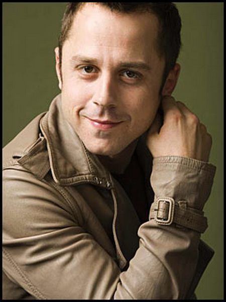 Giovanni Ribisi Giovanni Ribisi First loved him as Phoebes wacky brother on