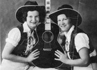 Girls of the Golden West (country music duo) wwwhillbillymusiccomimagesbio111037jpg
