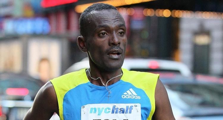 Girma Tolla GIRMA TOLLA AWARDED NYRR RUNNER OF THE YEAR AT CLUB NIGHT MARCH 1