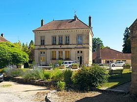 Gissey-sur-Ouche httpsuploadwikimediaorgwikipediacommonsthu