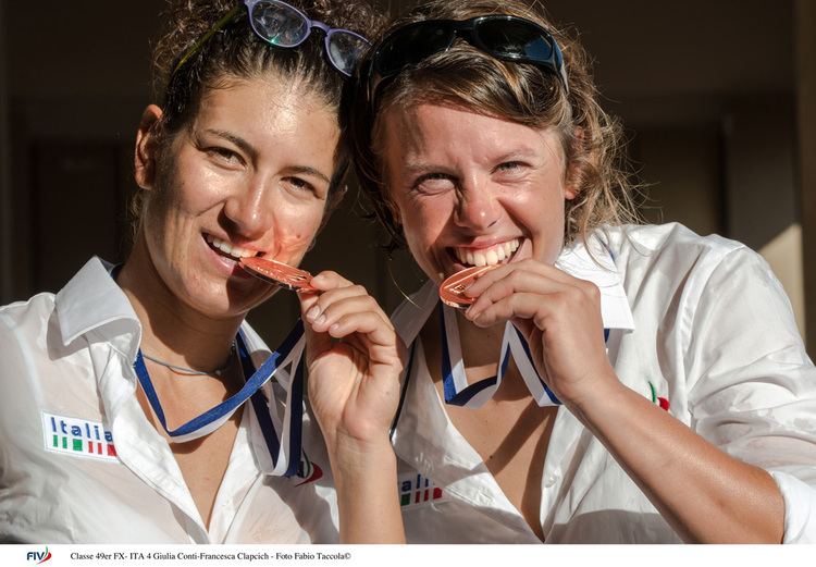 Giulia Conti Giulia Conti e Francesca Clapcich con il biglietto per Rio 2016 in