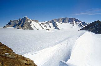 Gjelsvik Mountains httpsuploadwikimediaorgwikipediacommonsthu