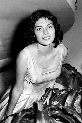 Gladys Zender Miss Per Miss Universo 1957 Gladys Zender