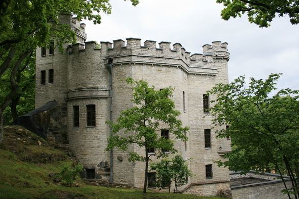 Glehn Castle Travel Guide Tallinn by HansaGuides