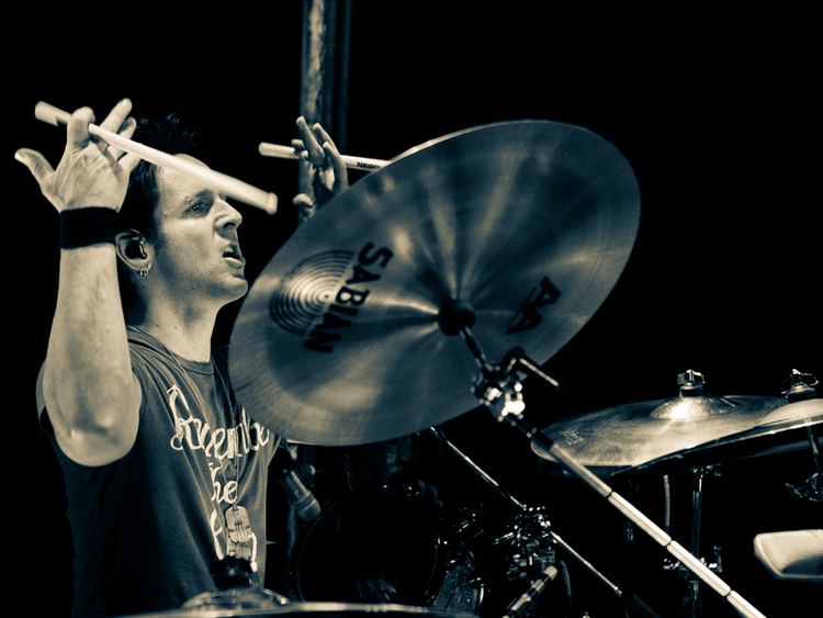 Glen Sobel Interview drummer Glen Sobel on Alice Cooper neck injury