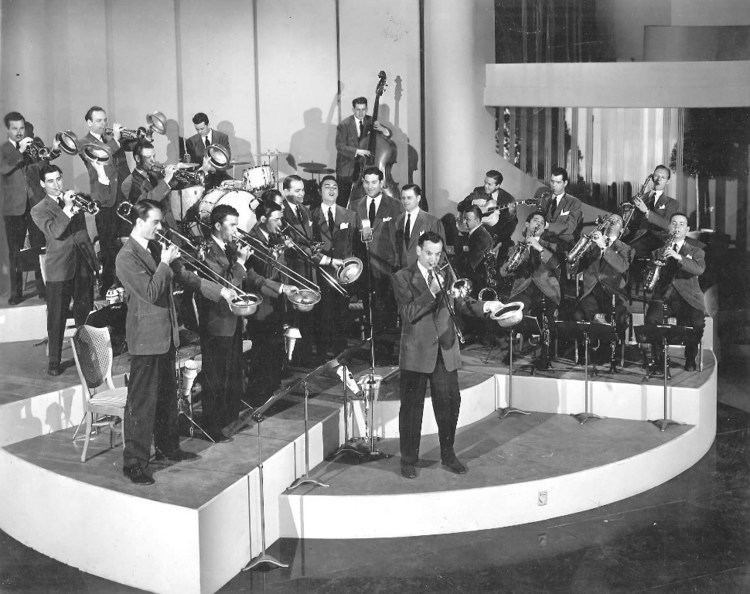 Glenn Miller Orchestra httpsuploadwikimediaorgwikipediacommons88