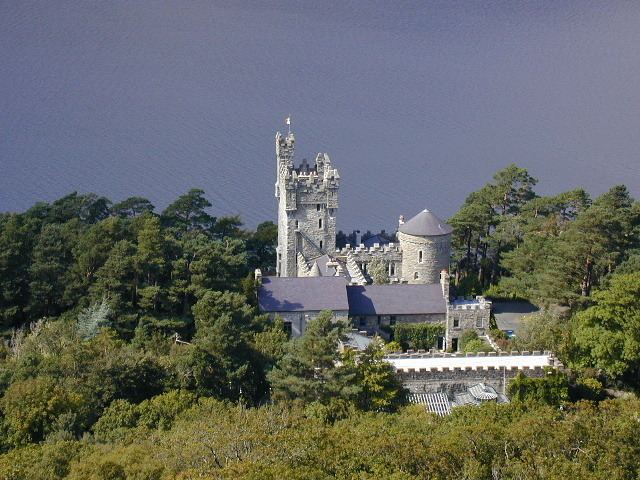 Glenveagh Castle httpsuploadwikimediaorgwikipediacommons00
