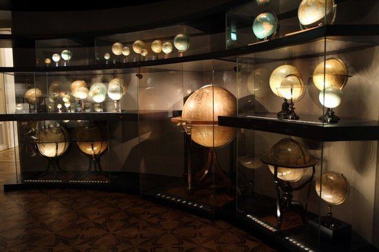 Globe Museum httpsmediacdntripadvisorcommediaphotos04