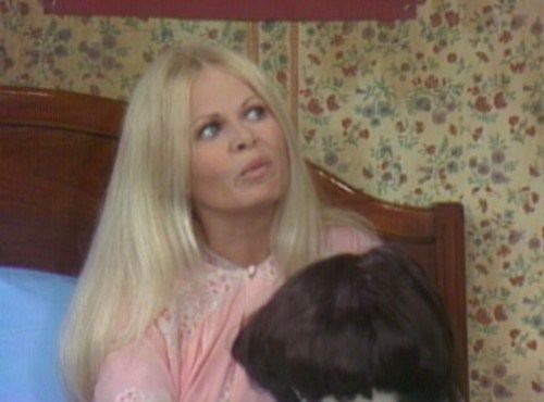 Gloria Stivic Sally Struthers as Gloria Bunker Stivic Sitcoms Online Photo Galleries