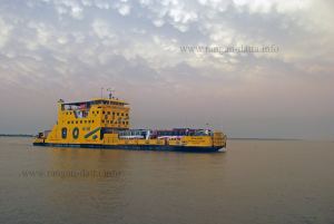 Goalundo Ghat Crossing the Padma Highlight of the Kolkata Dhaka Bus Journey