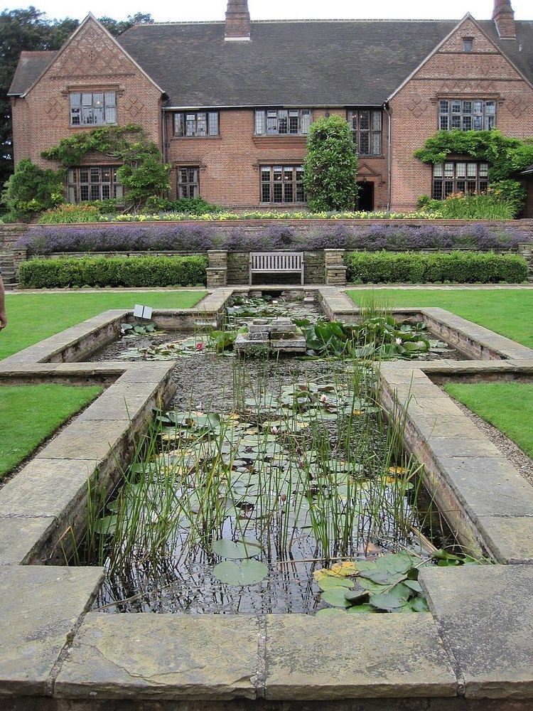 Goddards House and Garden