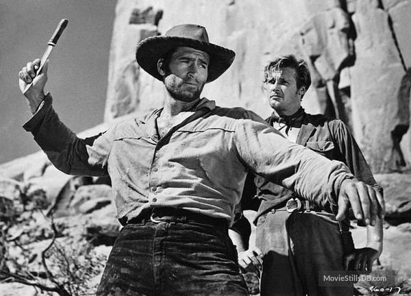 Gold of the Seven Saints of the Seven Saints Publicity still of Roger Moore Clint Walker