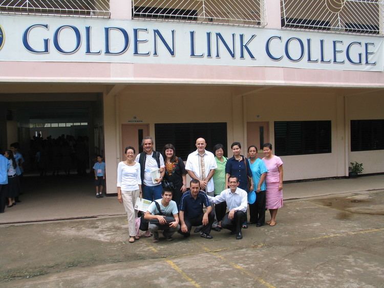 Golden Link College that short guy My Visit to the Golden Link College de facto Day 4