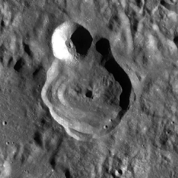 Golitsyn (crater)