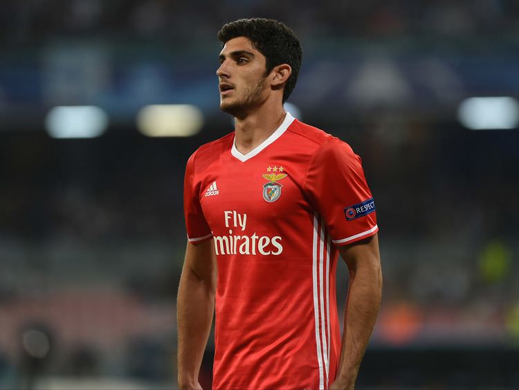 Gonçalo Guedes Arsenal transfer news Gunners 39to rival Manchester United39 for