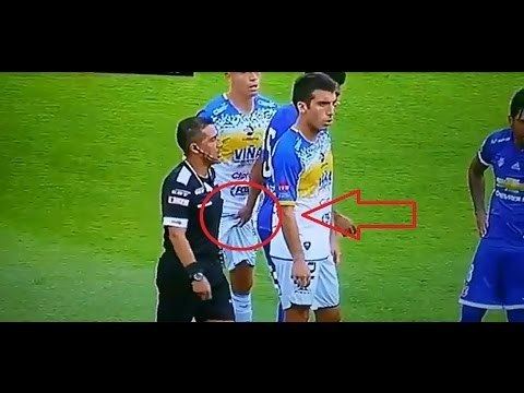 Gonzalo Espinoza Gonzalo Espinoza agarrn de paquete U de chile vs Everton 250217