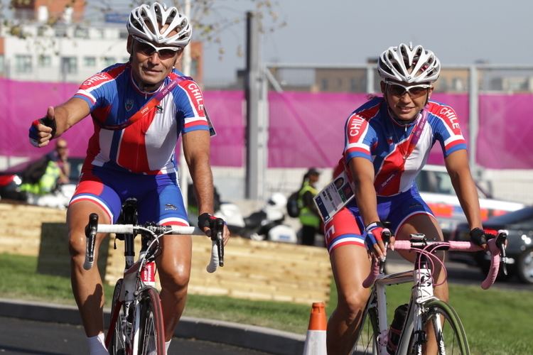 Gonzalo Garrido Ciclismo Gonzalo Garrido y Paola Muoz cumplen intenso