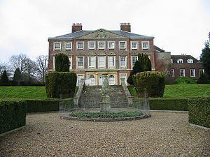 Goodnestone, Dover httpsuploadwikimediaorgwikipediacommonsthu