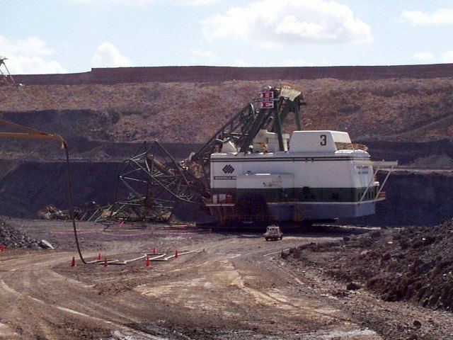 Goonyella Riverside Mine Mining Mayhem GoonyellaRiverside dragline boom collapse