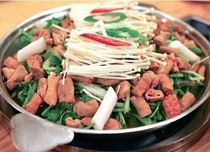 Gopchang-jeongol Korean Food Gopchang Jeongol Beef Intestine amp Tripe Stew
