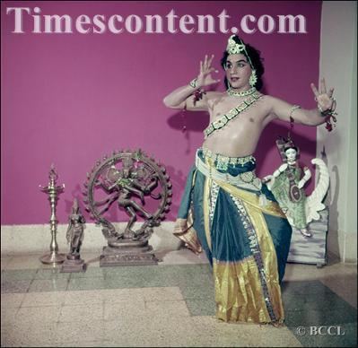 Gopi Krishna (dancer) Gopi Krishna Entertainment Photo Kathak dancer and