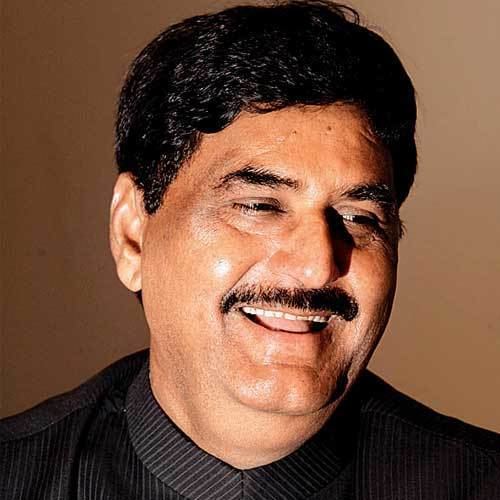 Gopinath Munde Now BJP leader Gopinath Munde jumps into MCA poll fray