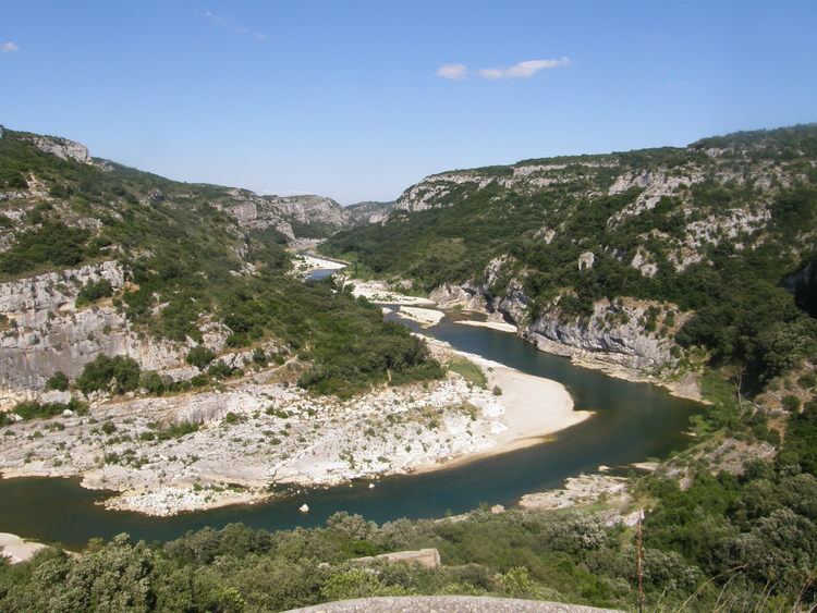 Gorges du Gardon httpsuploadwikimediaorgwikipediacommonsdd