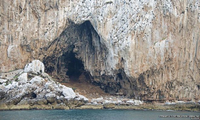 Gorham's Cave Neanderthal 39artwork39 found in Gibraltar cave BBC News