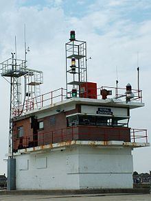 Gorleston South Pier Lighthouse httpsuploadwikimediaorgwikipediacommonsthu