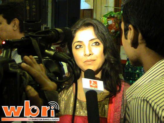 Gosainbaganer Bhoot movie scenes Actress Locket Chatterji at Gosai Baganer Bhut Bhoot 2011 Bengali Film Premiere