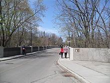 Governor's Bridge, Toronto httpsuploadwikimediaorgwikipediacommonsthu