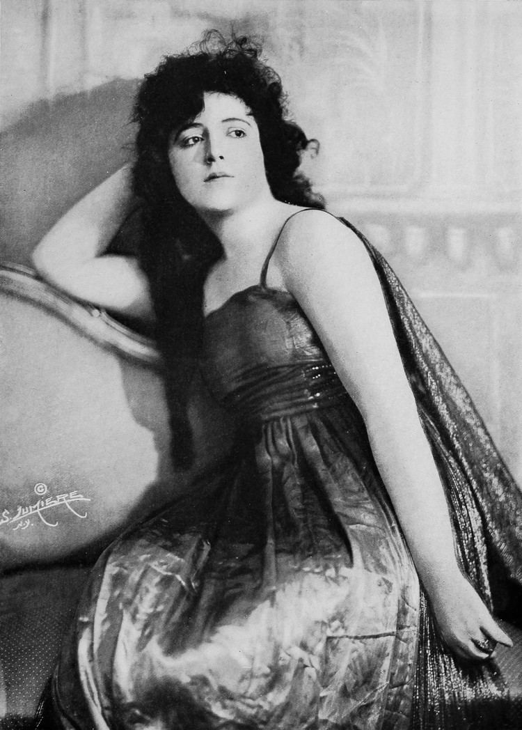 Grace Davison FileGrace Davison The PhotoPlay Journal May 1920jpg