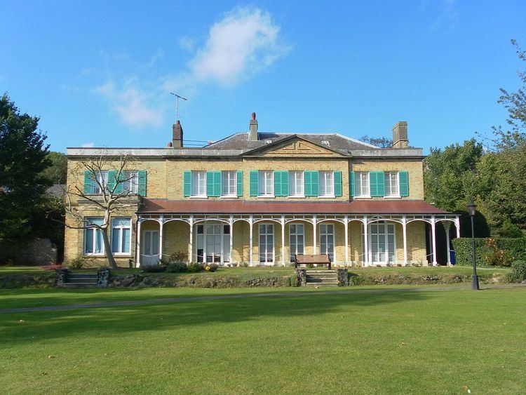 Grade II listed buildings in Brighton and Hove: M