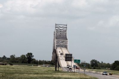 Gramercy Bridge Bridgehuntercom Veterans Memorial Bridge