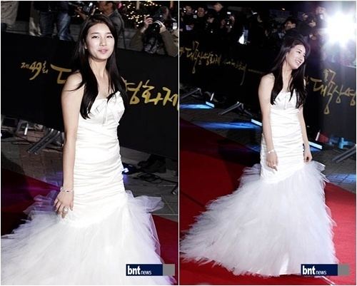 Grand Bell Awards BNTNews bnt photo Suzy white angel on Grand Bell Awards recarpet