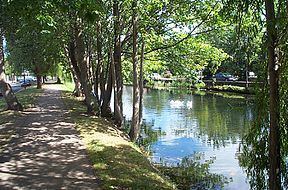 Grand Canal (Ireland) httpsuploadwikimediaorgwikipediacommonsthu