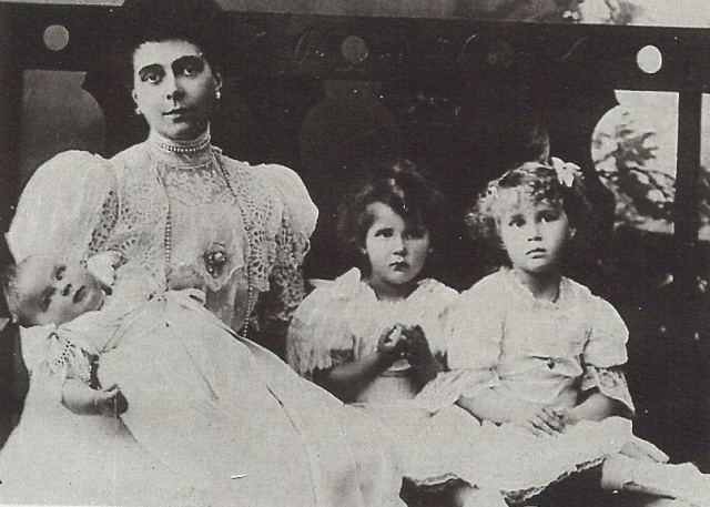 Grand Duchess Elena Vladimirovna of Russia 1906 Helena Vladimirovna of Russia with her three