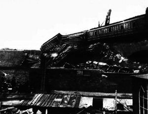 Grantham rail accident httpsuploadwikimediaorgwikipediacommonsthu