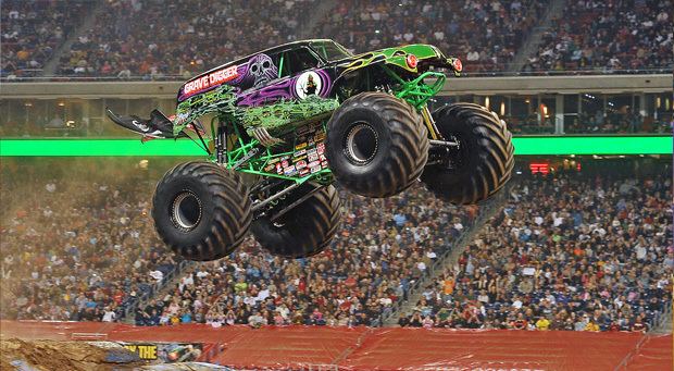 Grave Digger (truck) Grave Digger39 driver hurt in crash at monster truck rally