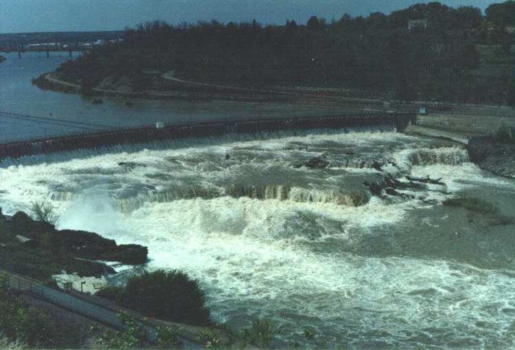 Great Falls (Missouri River) httpsuploadwikimediaorgwikipediacommonsaa