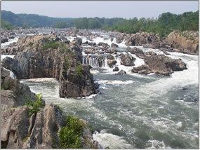 Great Falls, Virginia httpswwwnpsgovgrfaplanyourvisitimagesFall