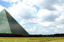 Great Pyramid Monument httpsuploadwikimediaorgwikipediaenthumbb