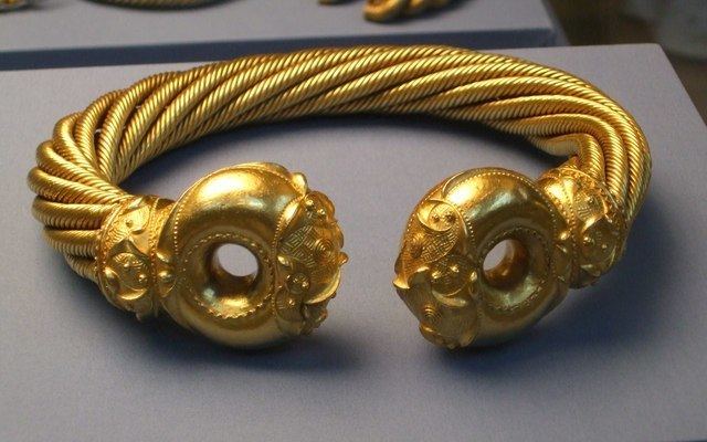 Great Torc from Snettisham The Great Torc Snettisham Hoard Ashley Dace ccbysa20